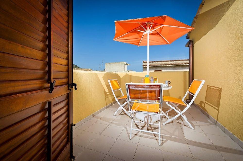 Residence Mareluna Кастелламмаре-дель-Голфо Экстерьер фото